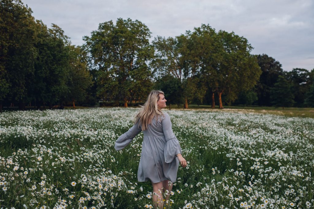 Melody in a field of daisies, London
